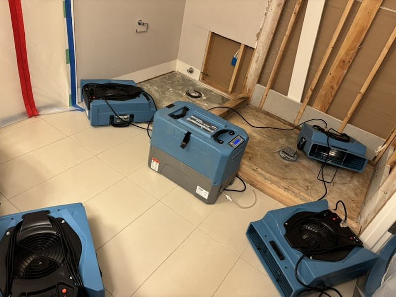 24/7 Restoration Specialists - Roof Repair in Houston