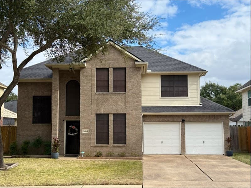 Fusion Restoration Services - Roof Repair in Rosenberg