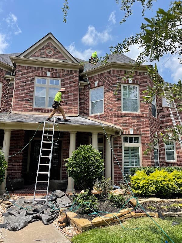 Strong Gutters & Roofing - Gutter Installation in Houston